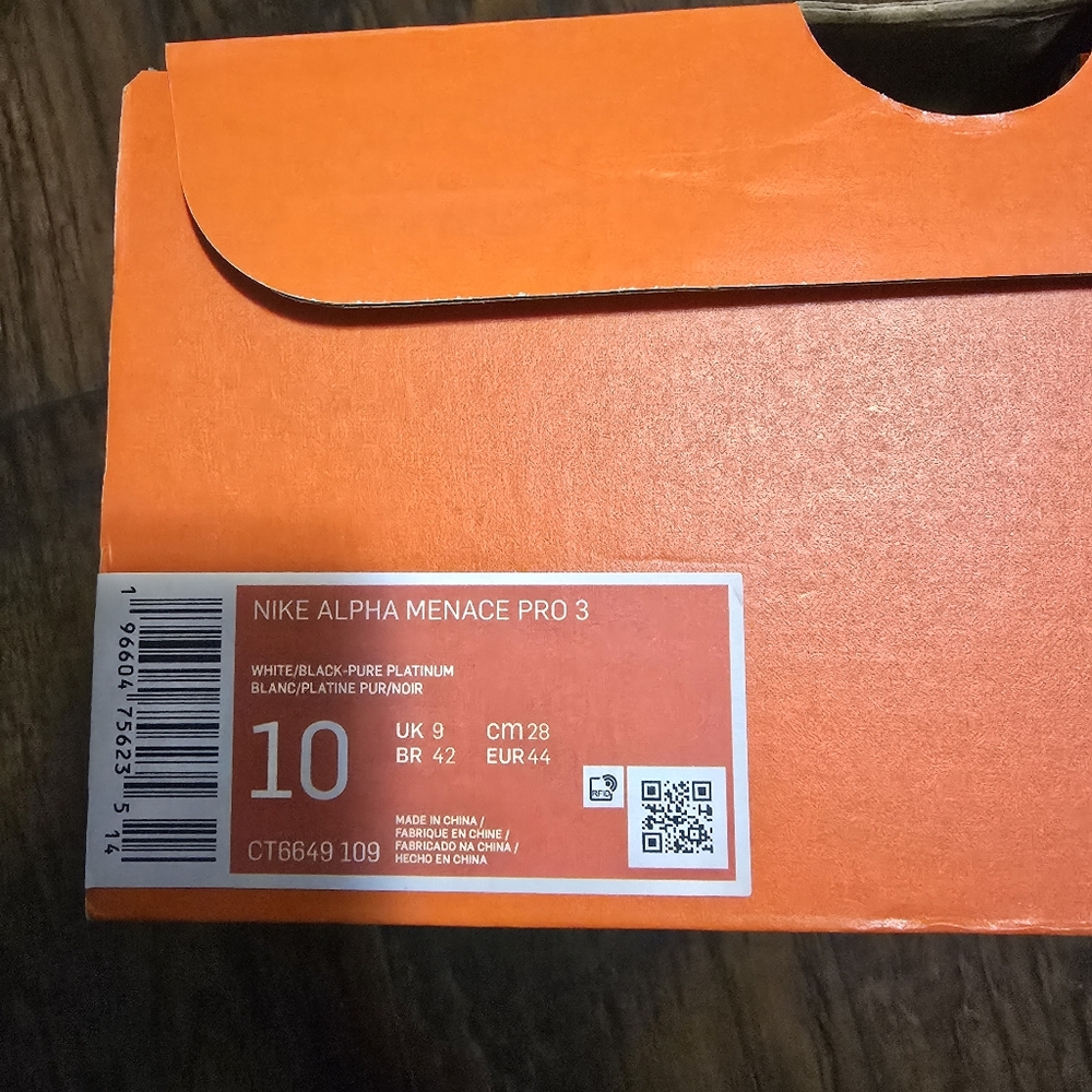Nike Alpha Menace Pro 3 Football Cleats
